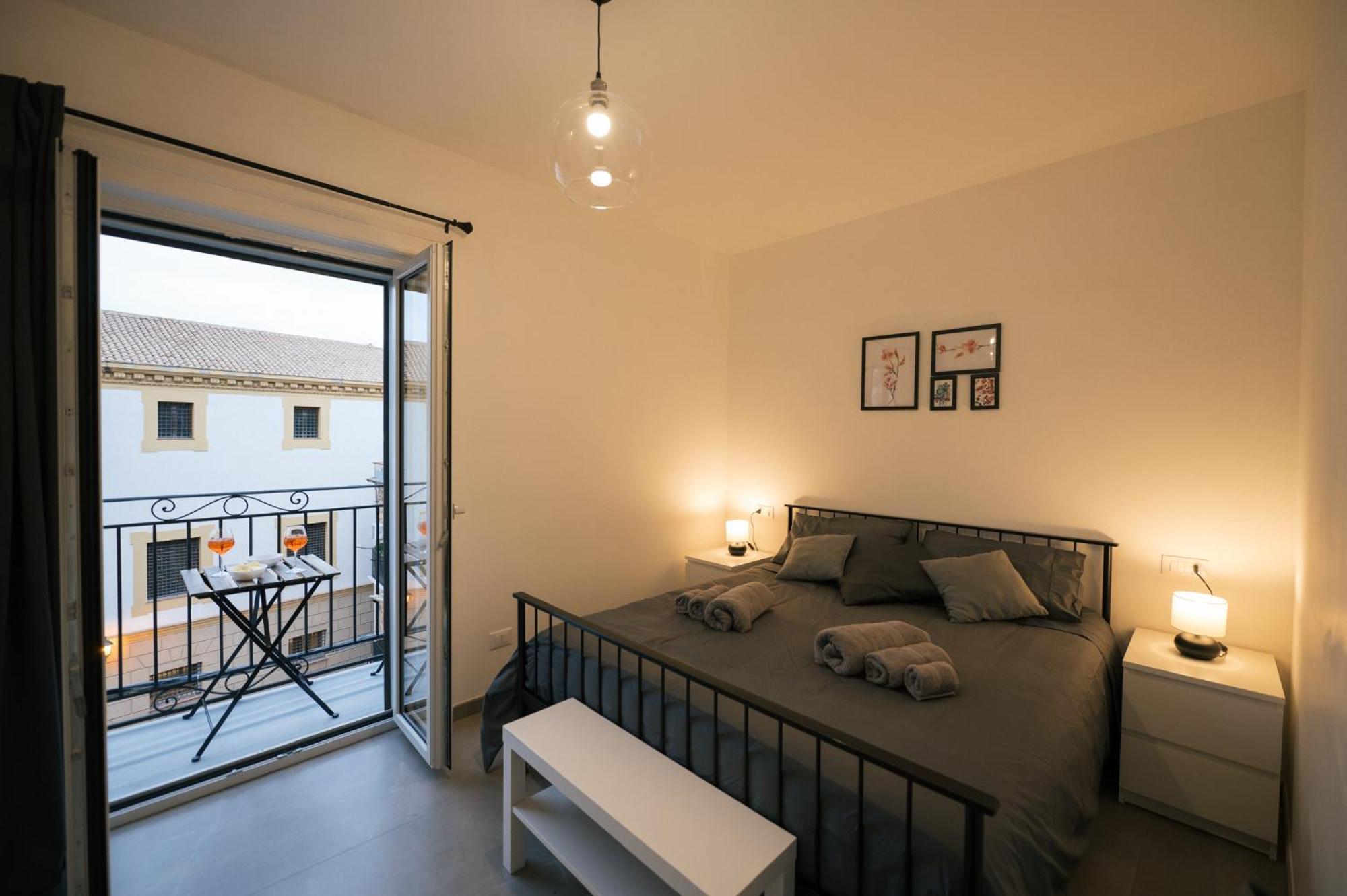Appartamento La Casa Di Louis Palermo Esterno foto